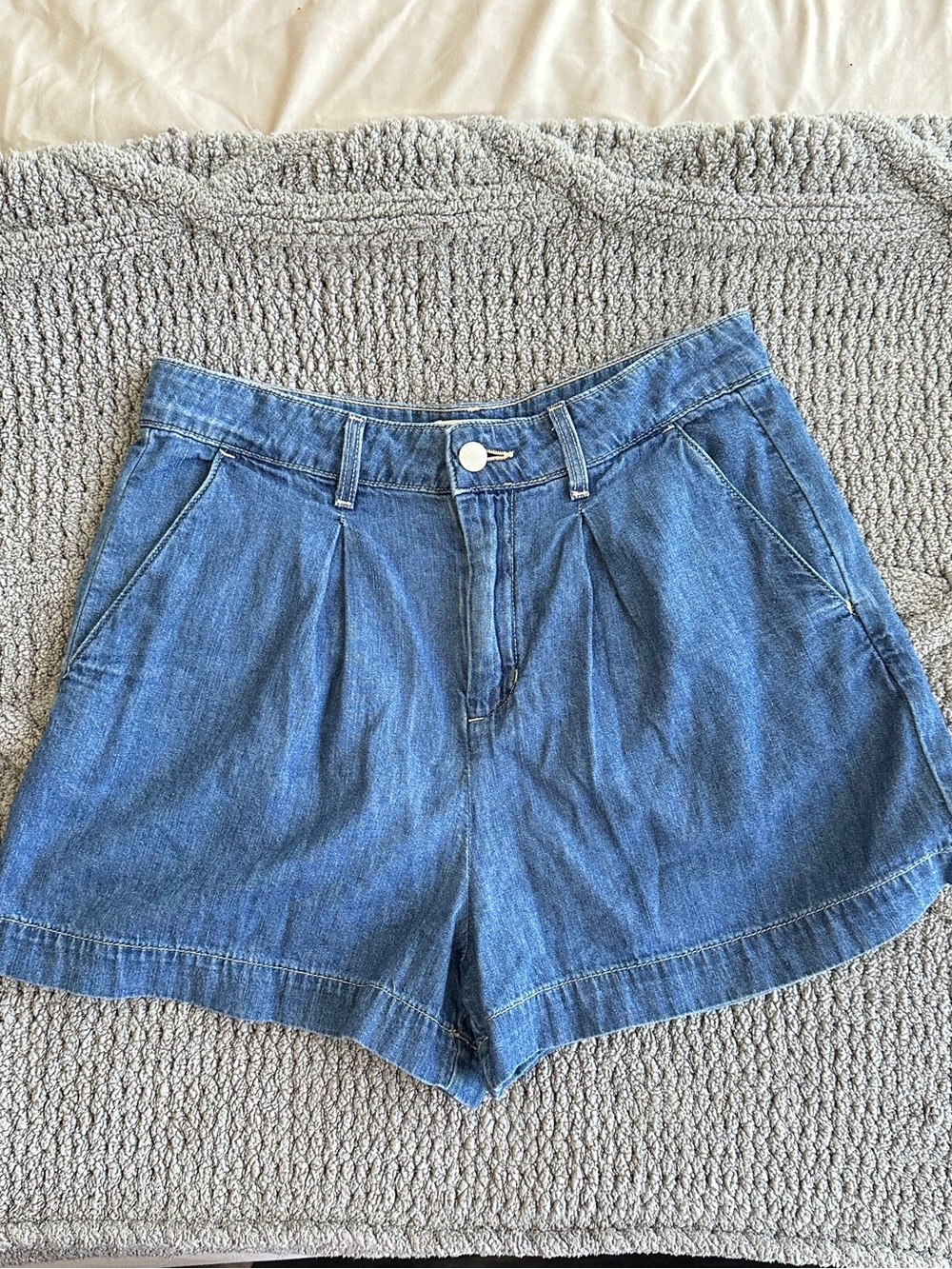 L’Agence Denim Shorts 27